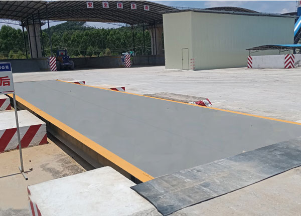 中鐵十一局清遠(yuǎn)磁浮工程攪拌站